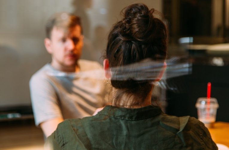Cologne: 3 WAYS TO TELL IF SOMEONE CARES FOR YOU